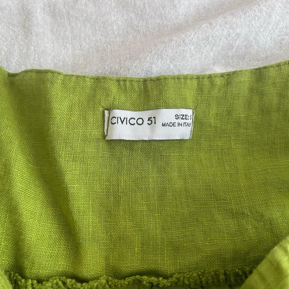 Green Ruffle Strap Tank Top - Picture 4 of 5